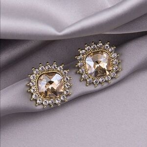 5/$25 CLEAR RHINESTONE EARRINGS